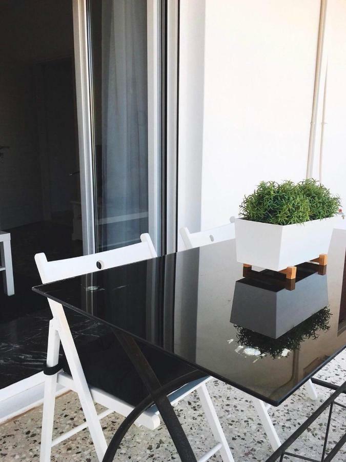 133 Sokratous, Black Marble. Athen Exterior foto